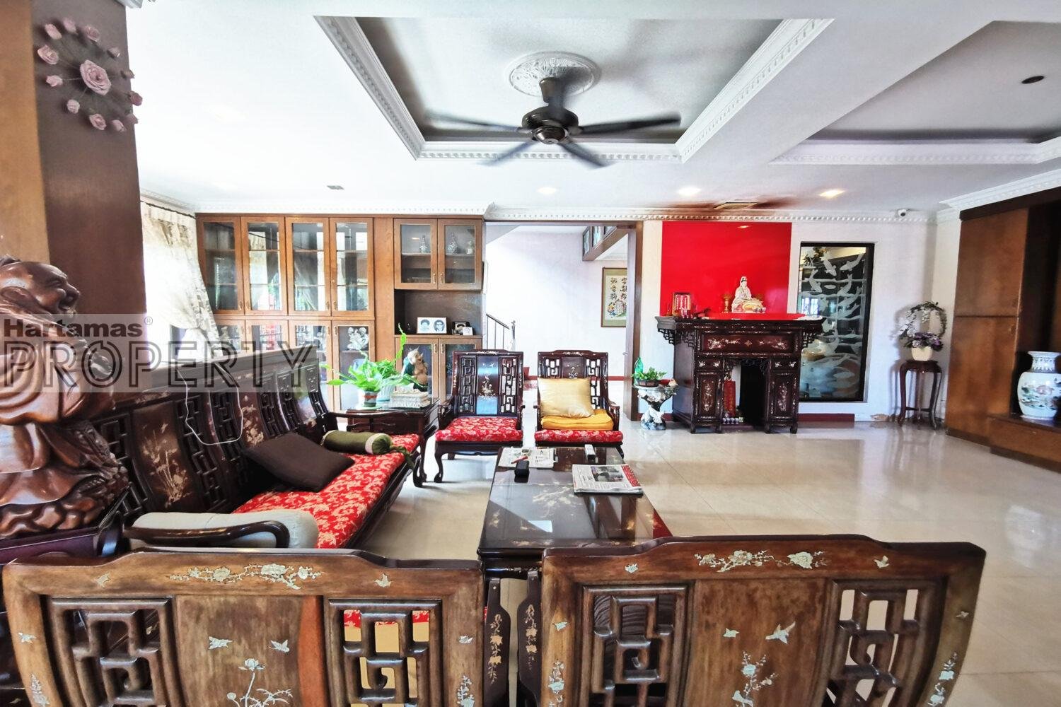 Rare and Renovated Corner Double Storey @ Taman OUG