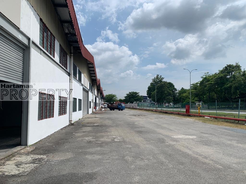 Gated guarded 1.5-Storey Link Factory @ USJ, Subang Jaya