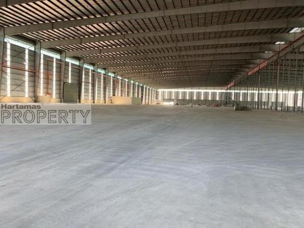 Detached warehouse for rent in strategic location