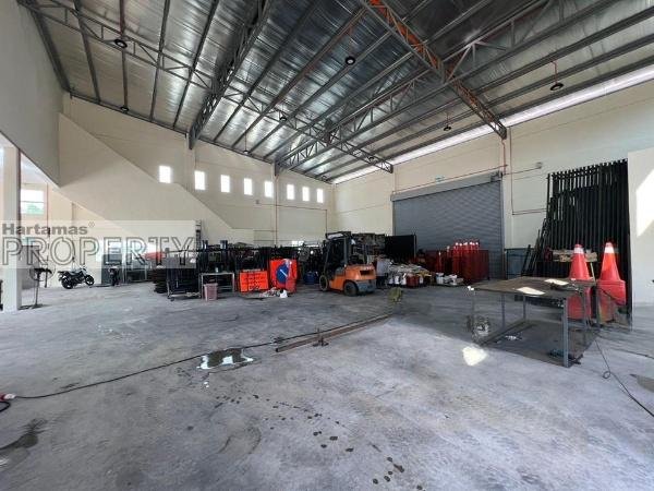 3-Storey Semi-Detached Factory & Office for Rent @ Kundang, Rawang.