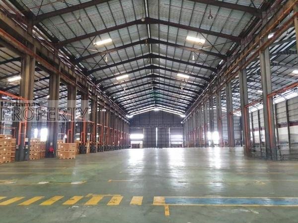 Warehouse to let located in Shah Alam