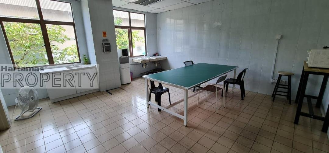 Detached Warehouse with office for rent located @ Bukit Jelutong