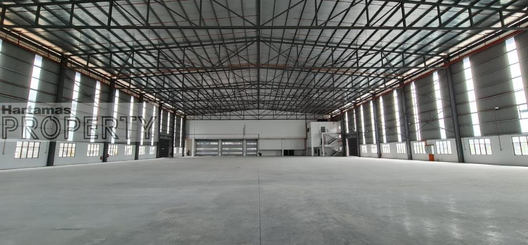 Detached Warehouse with office for rent located @ Bukit Raja