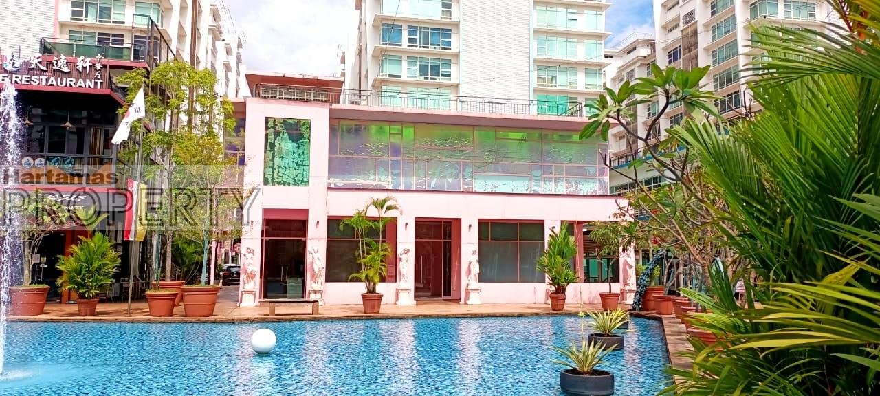 Water Front Retail Shop! Ready Kitchen Provision! Dual Level
