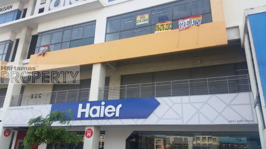 For Rent Setia walk Retail shop Facing Main Road