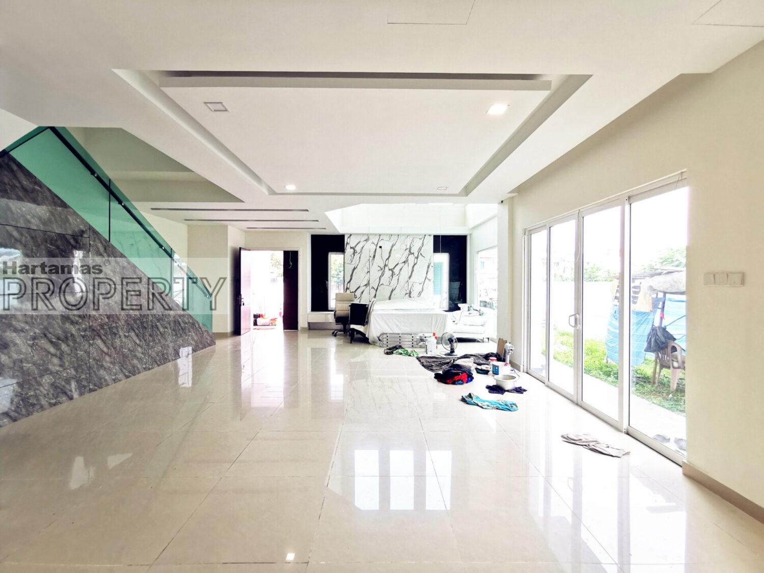 BRAND NEW 3.5 Storey Corner Semi-D