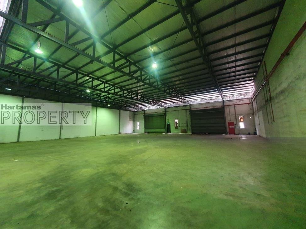 Warehouse For Sale in strategic location