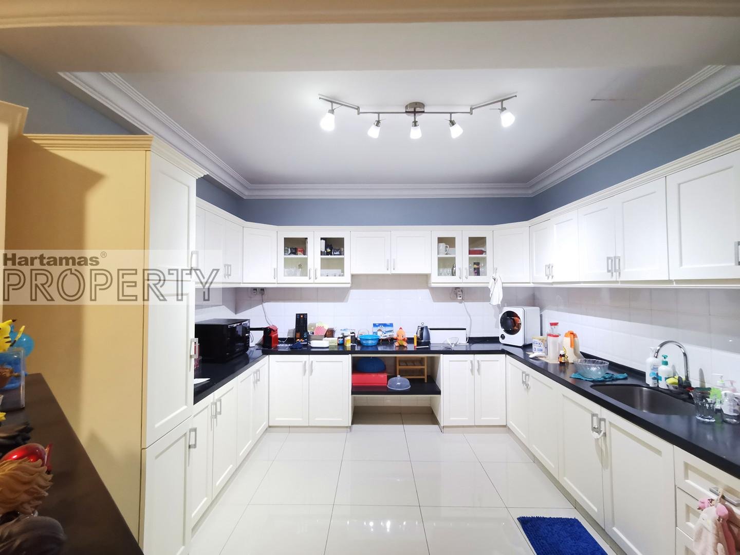 Nicely and Tastefully Renovated unit