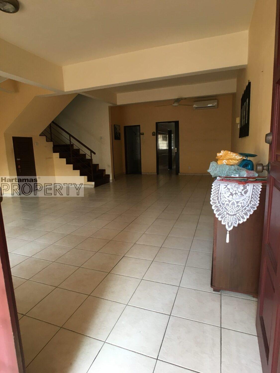 Good Condition 2.5 Storey House for Rent @ Zone P, Sri Petaling