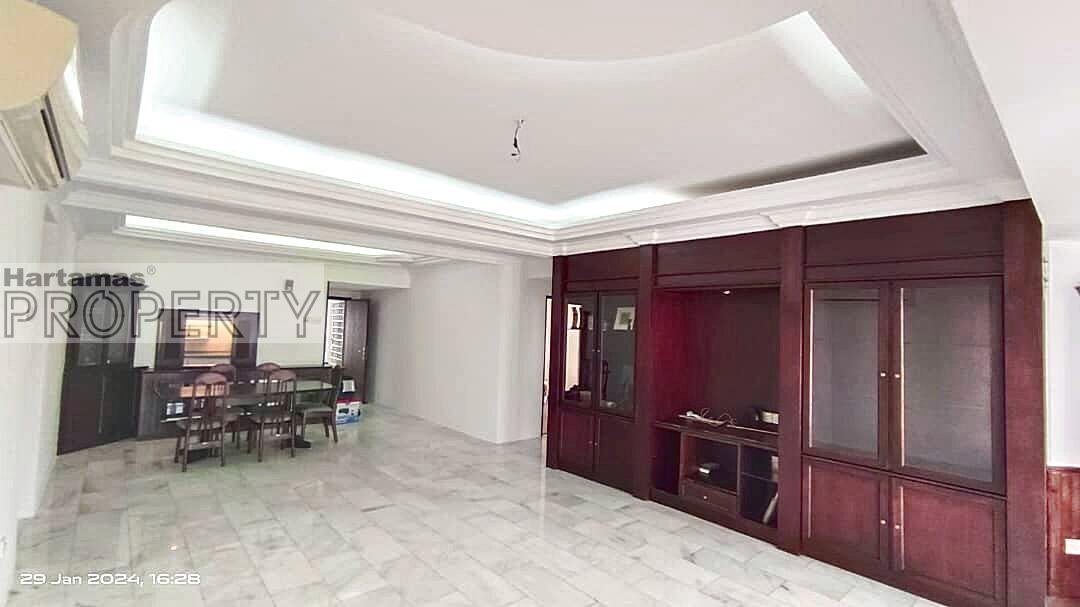 Summer Villa @ Subang Jaya, Spacious and Quiet Unit, Unique Lake Unblock View, high floor windy and good fengshui unit
