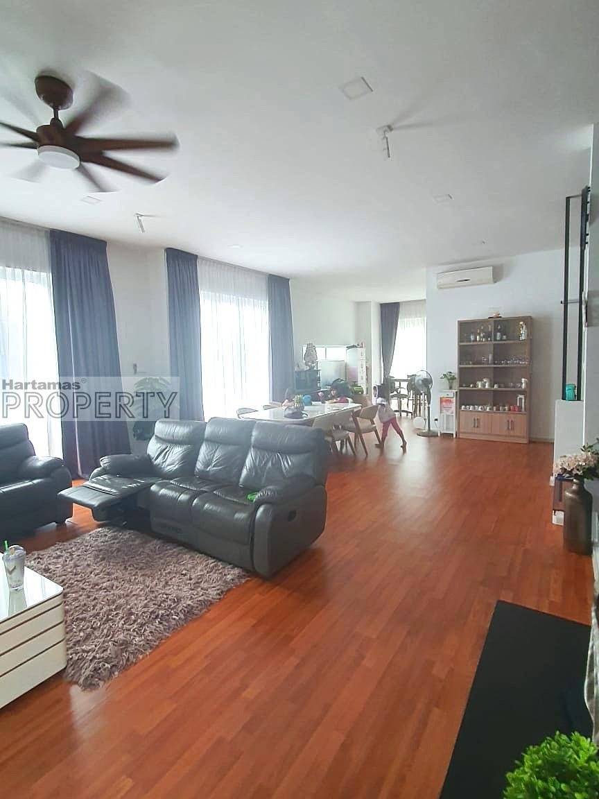 Lakefront Villa @ Cyberjaya, Spacious Zero Lot Bungalow, Face Lake