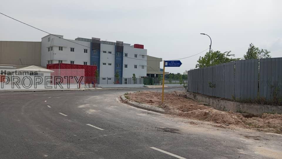 Commercial land at Puncak Alam for sale