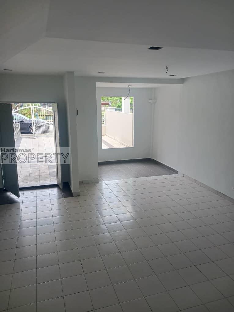 Renovated 2 storey terrace house facing field at Bandar Puteri Klang