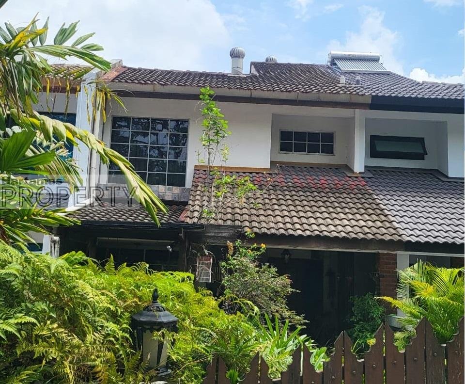 Well kept 2 1/2 Storey House, Taman Wangsa Baiduri for SALE
