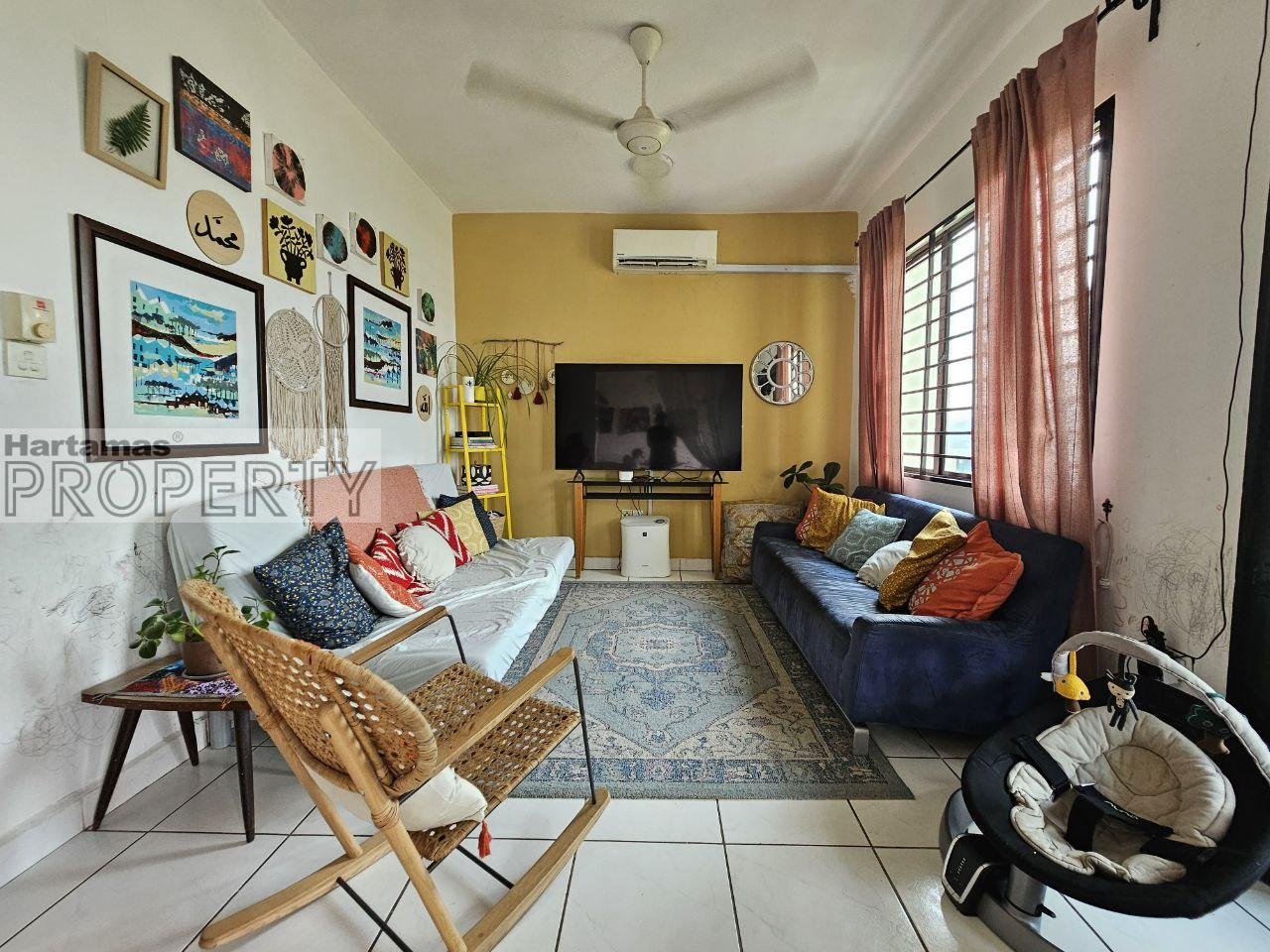 Armanee Damansara Damai, Duplex Condo with balconies on each floor.