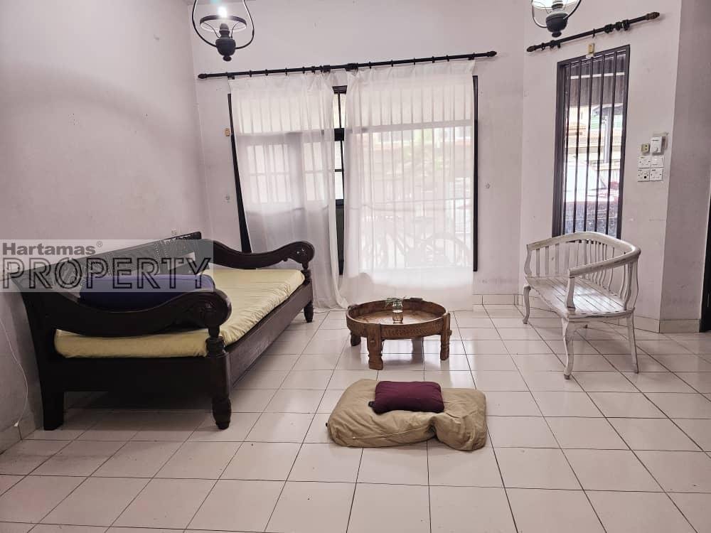For Sale: End Lot Terrace @ Seri Utama Damansara | 4R3B | Gated Community