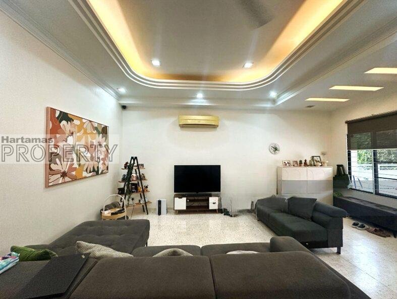 For Sale: TTDI Renovated & Extended Terrace | 2,800 sqft Built-up | Near Park | RM2.28mil