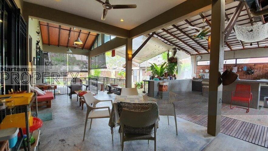 For Sale: TTDI Corner Lot | 1.5-Storey | Large 4,600sf Land | Freehold
