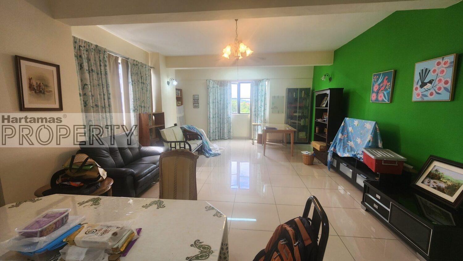 Low/Mid Floor, Well Kept Corner Unit @ Prima 16 Condominium (Chapter 2)
