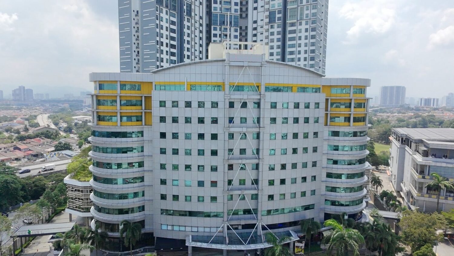 Commercial Building (Enbloc) For Sale @ Bandar Manjalara
