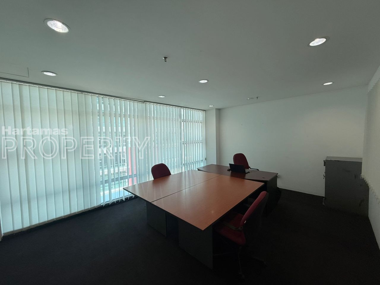 For Rent : Oasis Square Office Lot | 989 sqft | Renovated | 2 Partition Rooms | Good Condition