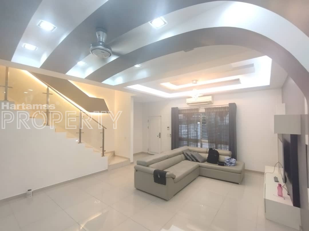 For Sale : Setia Indah, Setia Alam | 2-Storey Terrace | 20×70 | 4+1R 4B | Fully Renovated & Extended