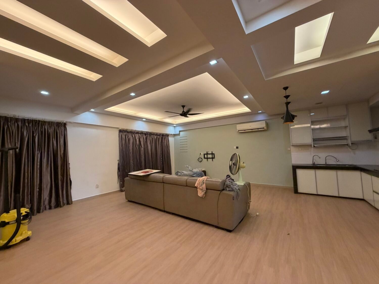 For Rent : Laman Ara Utama, Bandar Utama | 3+1R 3B | 1,500 sqft | Newly Refurbished | Partially Furnished | 2 Car Parks