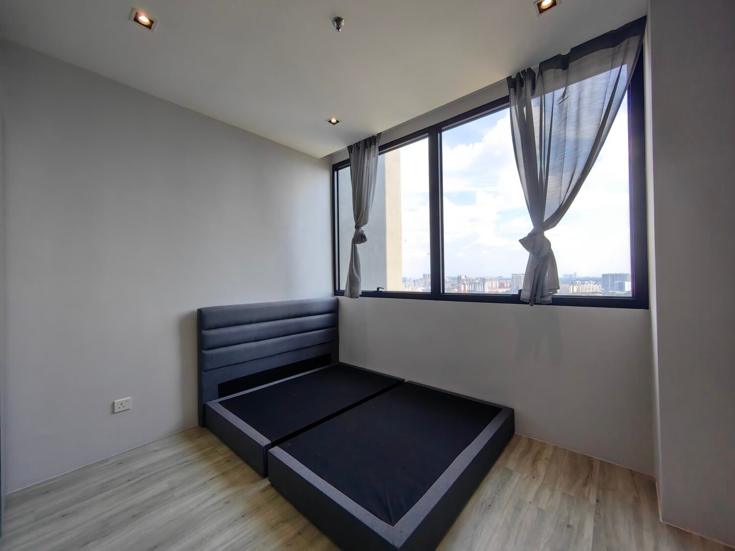 Lumi Tropicana – 3 Bed 3 Baths 2 Parking