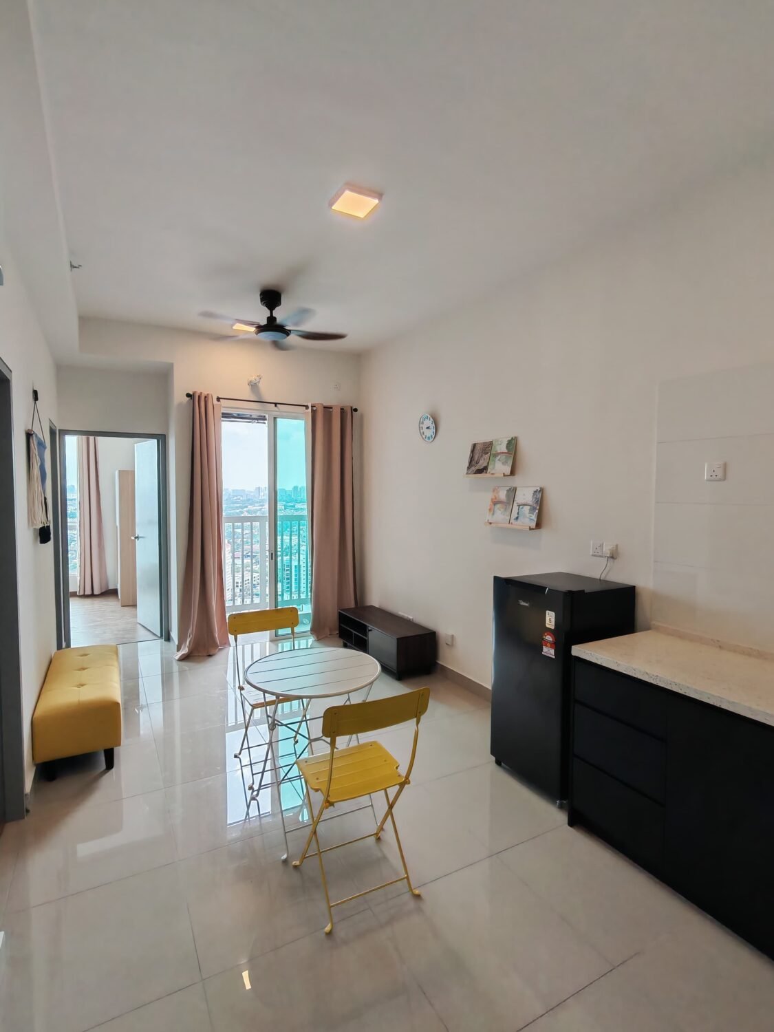 For Rent : 121 Residences – 2 Rooms 450 sqft – Fully Furnished – 1 Car Park