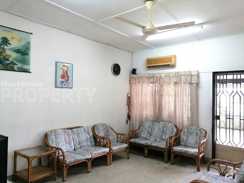 1-Storey Terraced House (added mezzanine floor) @ Bandar Baru Sungai Buloh for Sale