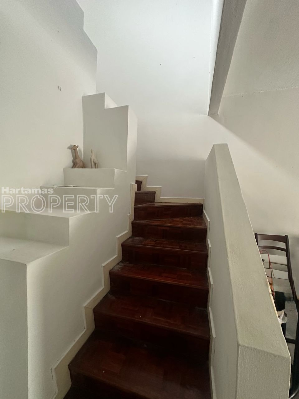 Well Kept 1.5 Stories Terrace For Sale