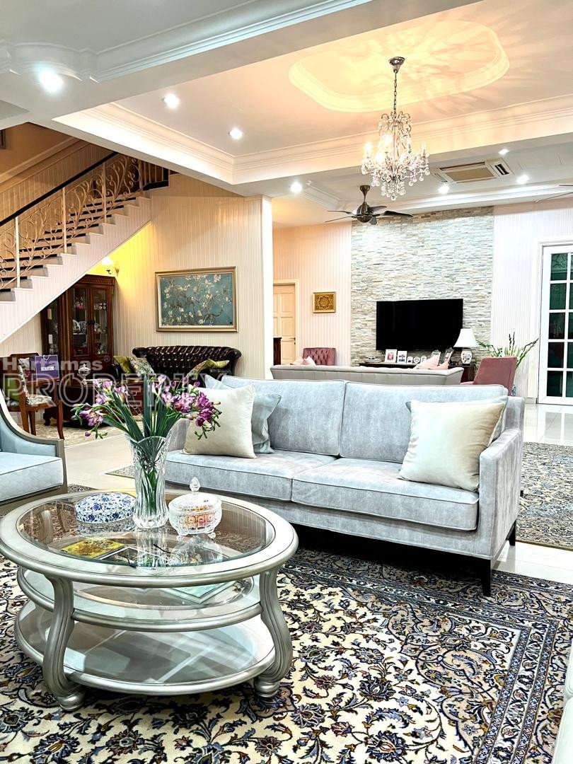 Modern Classic Style Luxury Bungalow @ Kemuning Residence