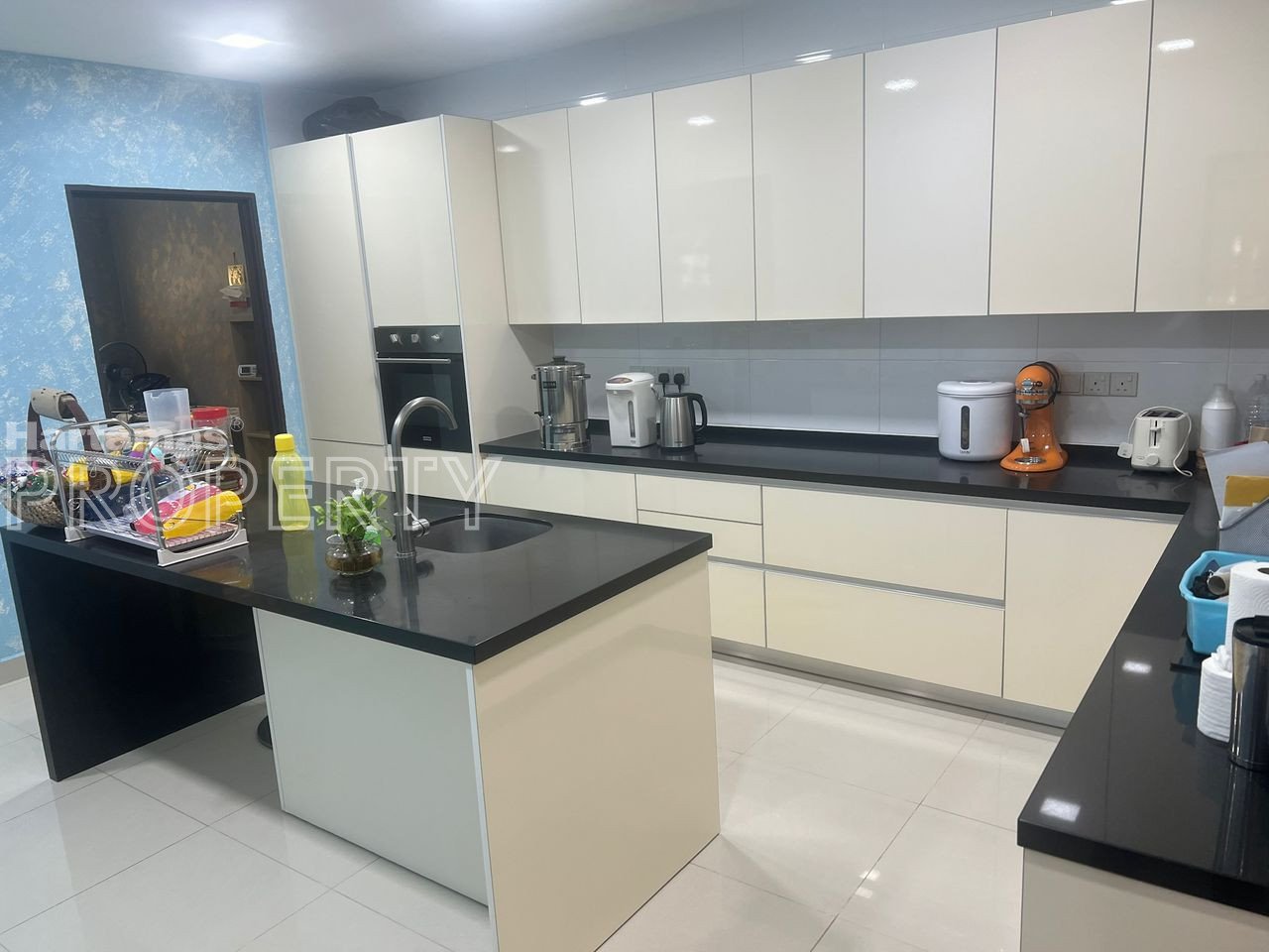 Bandar Kinrara 9 – 2.5-Storey Corner Terrace House for Sale