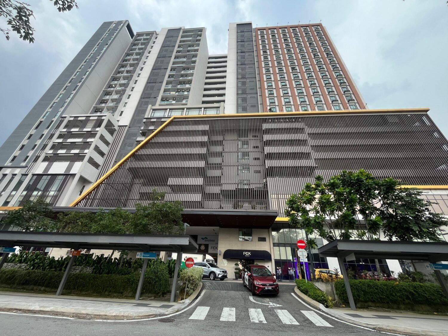 6489 2609 Freehold Bare Unit 833sf 2 Room The Glenz Glenmarie Shah Alam