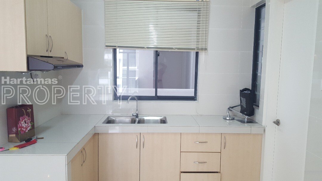 6542 2610 Partial Furnished 3 Bedroom Temasya Kasih Condo Glenmarie Shah Alam